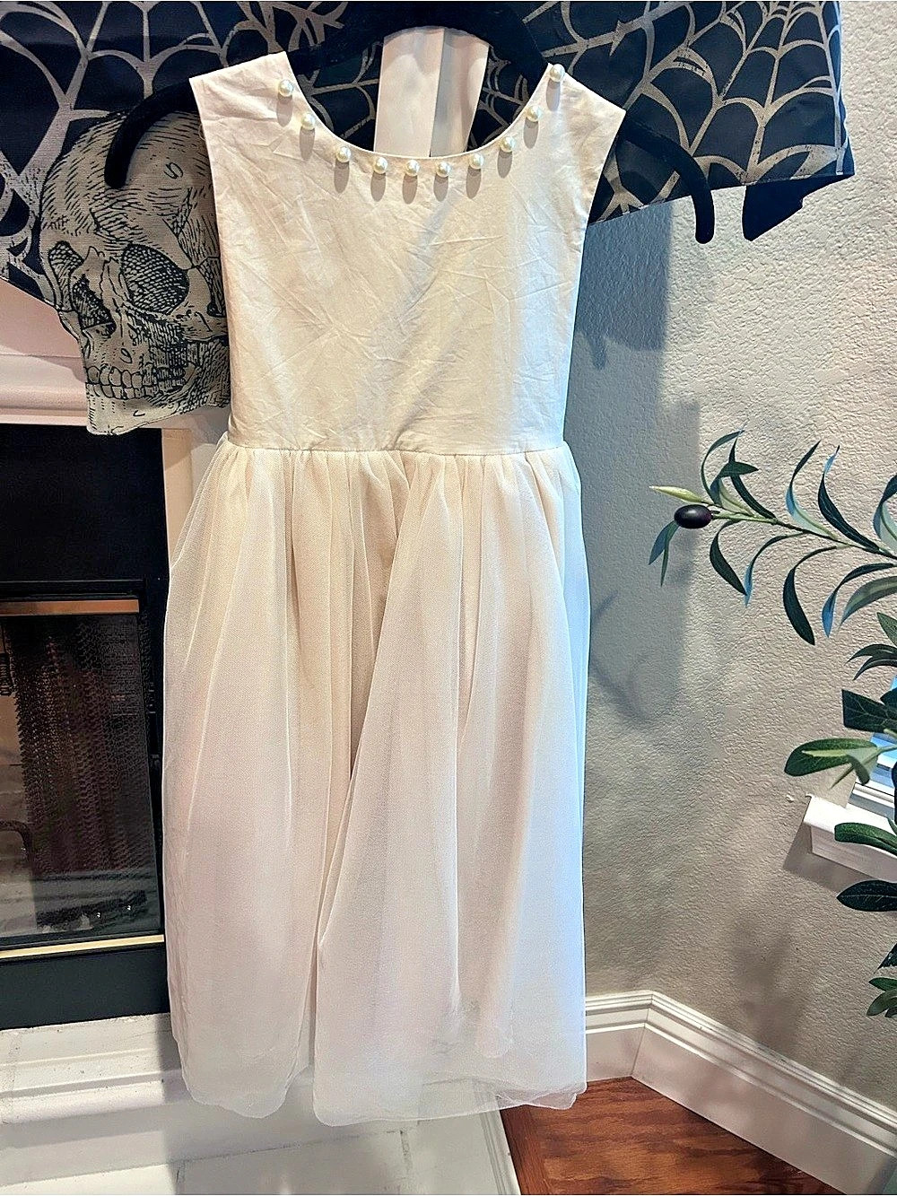 Cream Pearl Trim Tulle Formal Dress sz 8